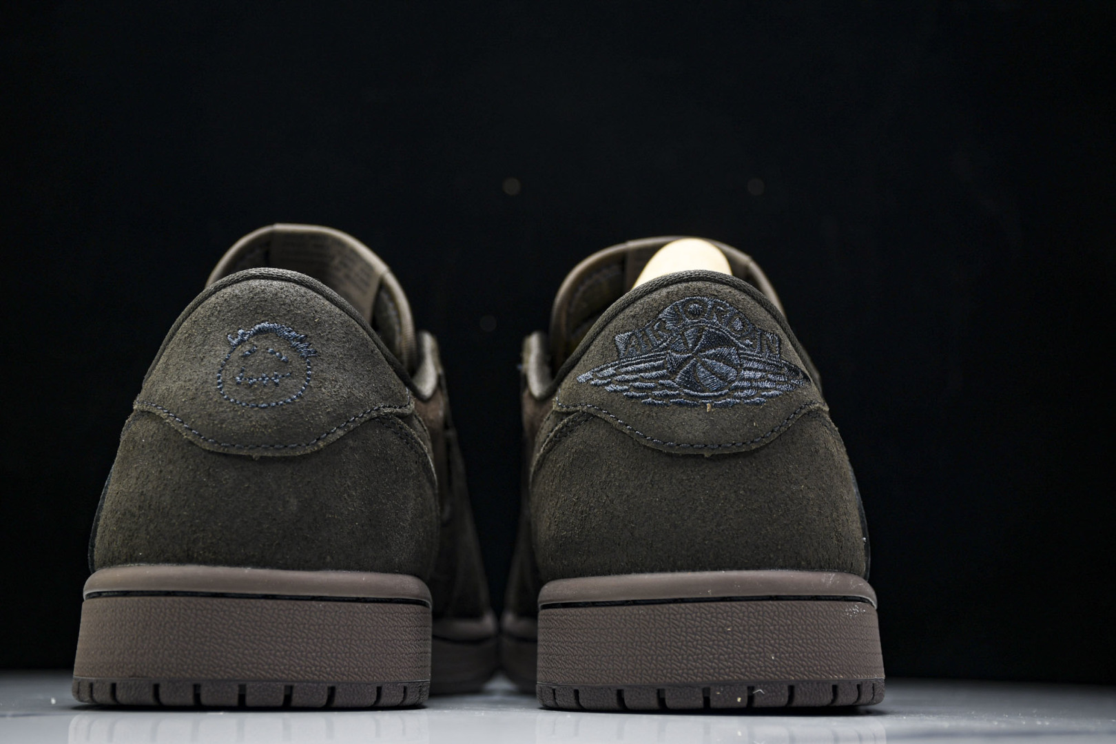AJ Low黑棕 尺码40-48.5

纯原版出品-Air Jordan 1 Retro Low OG 