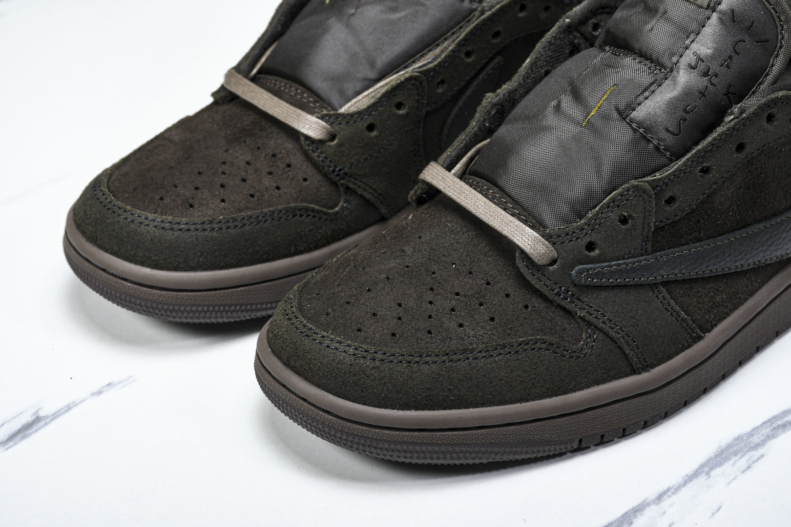 AJ Low黑棕 尺码40-48.5

纯原版出品-Air Jordan 1 Retro Low OG 