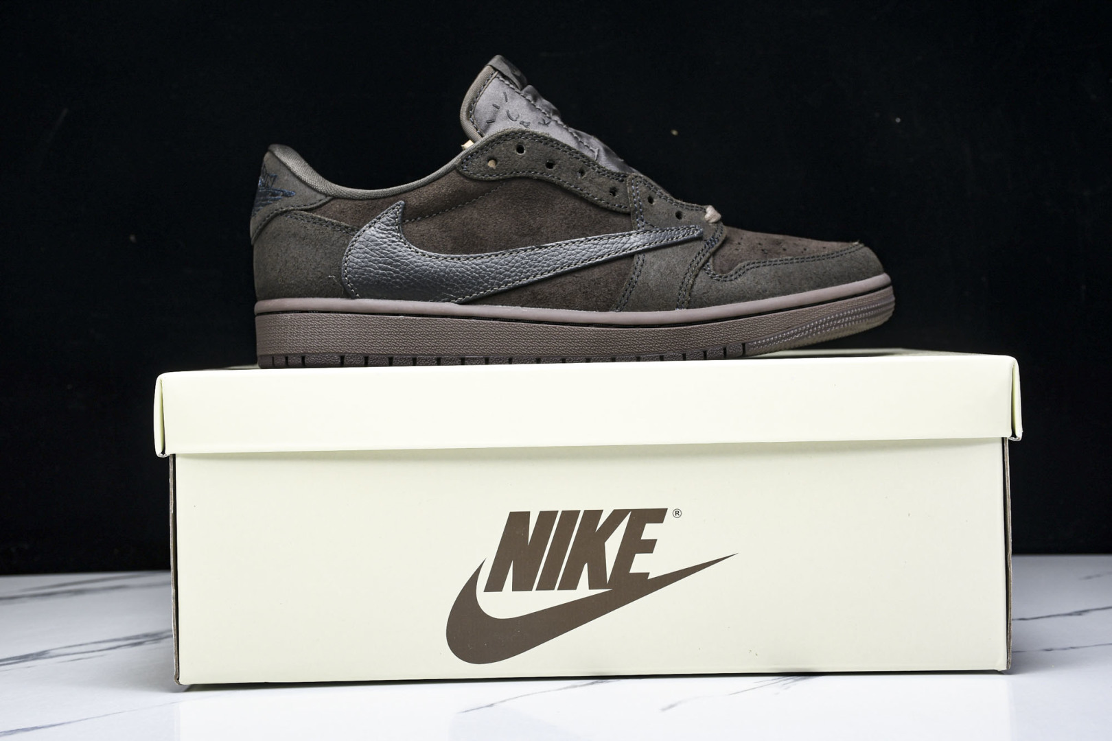 AJ Low黑棕 尺码40-48.5

纯原版出品-Air Jordan 1 Retro Low OG 