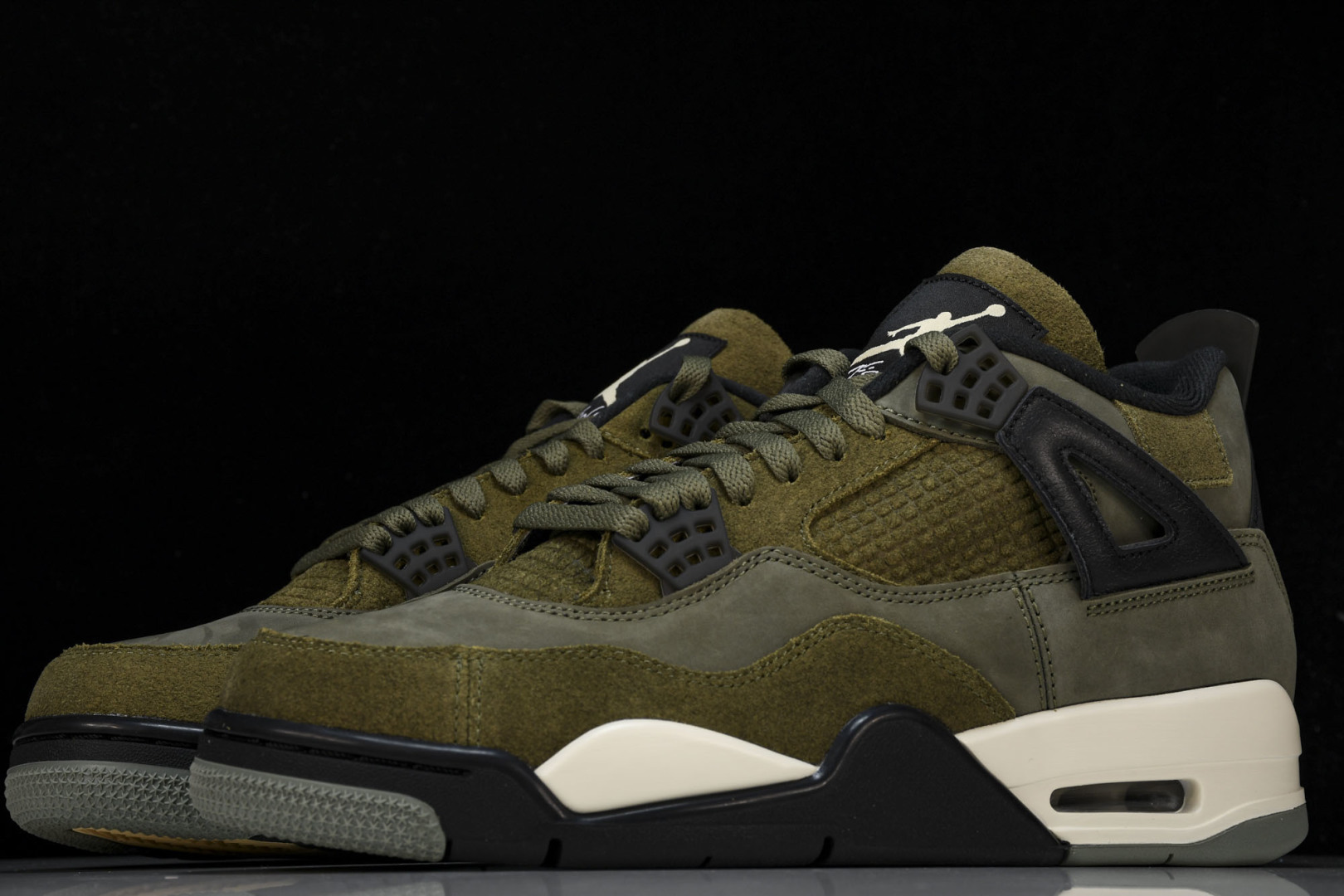 AJ4军绿 尺码：40-47.5

纯原出品-Air Jordan 4 Olive Canvas 军绿 