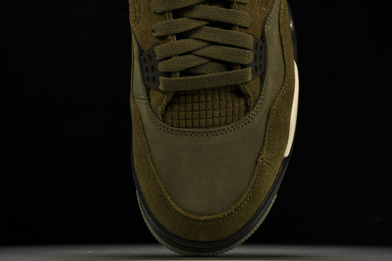 AJ4军绿 尺码：40-47.5

纯原出品-Air Jordan 4 Olive Canvas 军绿 