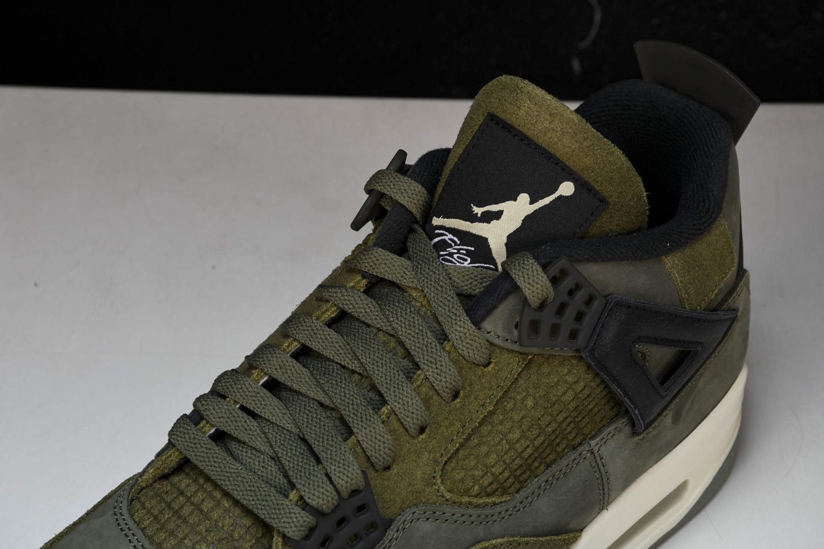 AJ4军绿 尺码：40-47.5

纯原出品-Air Jordan 4 Olive Canvas 军绿 