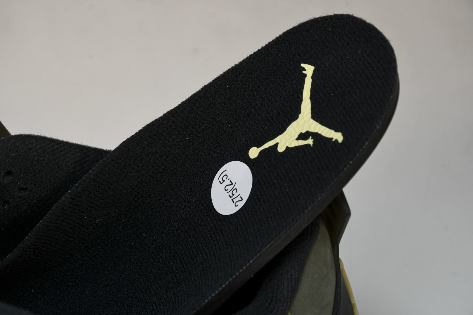 AJ4军绿 尺码：40-47.5

纯原出品-Air Jordan 4 Olive Canvas 军绿 