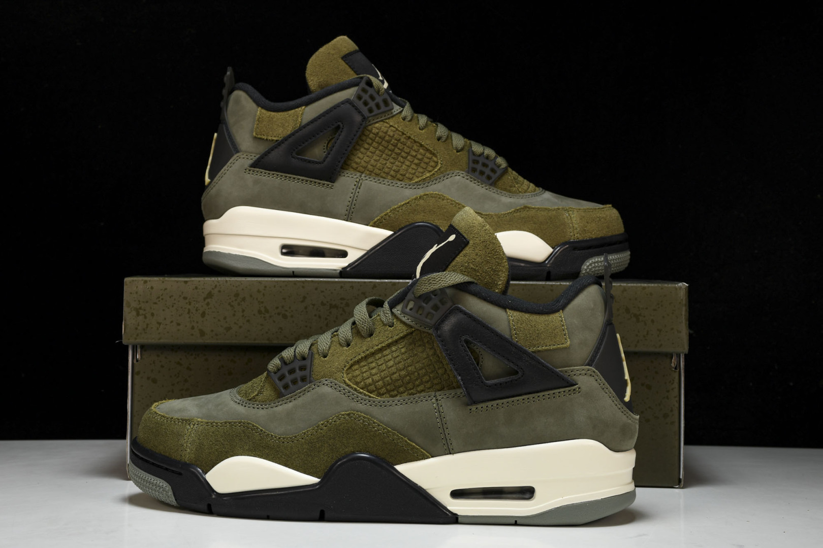 AJ4军绿 尺码：40-47.5

纯原出品-Air Jordan 4 Olive Canvas 军绿 