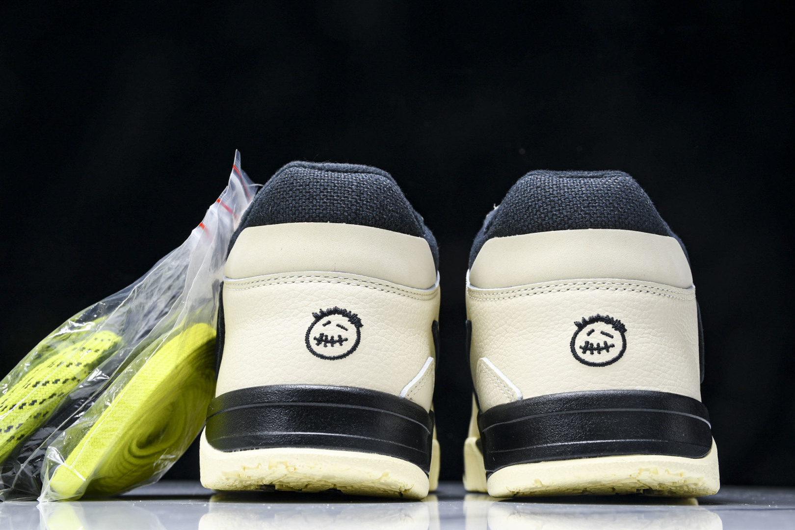 AJ Low 倒钩魔术贴 尺码36-48.5

纯原版出品-Air Jordan JumPman Jac