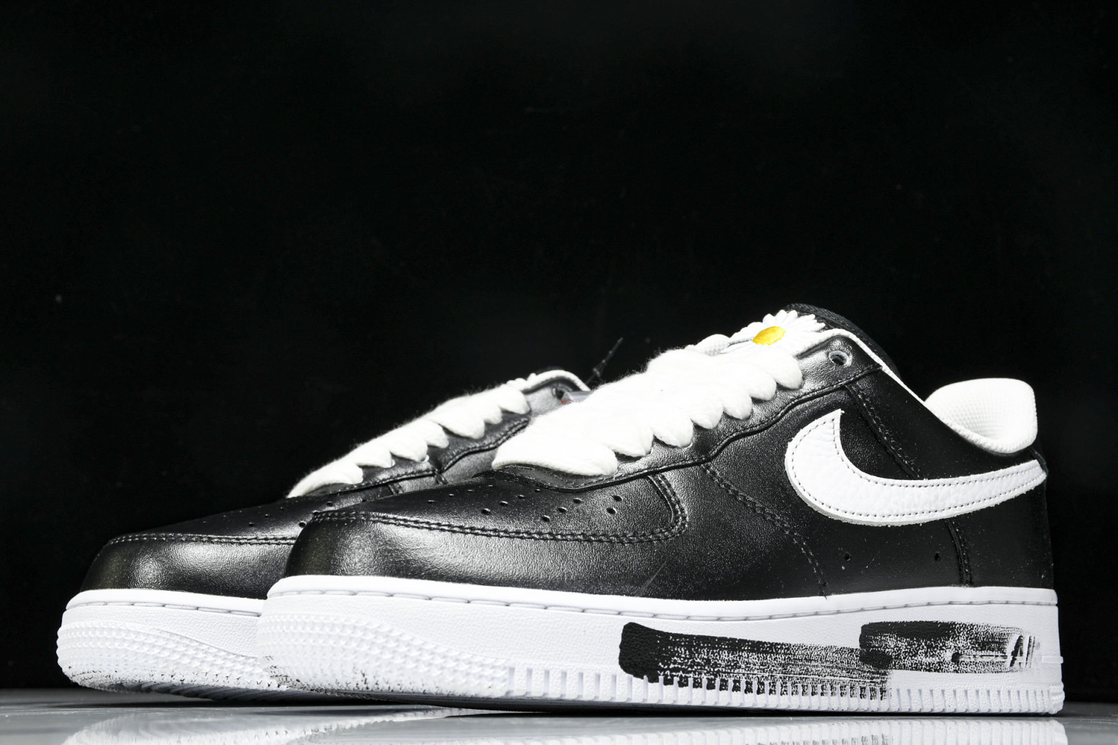 AF1权志龙 尺码36-47.5

纯原版出品-Air Force 1 Low G-Dragon Pea