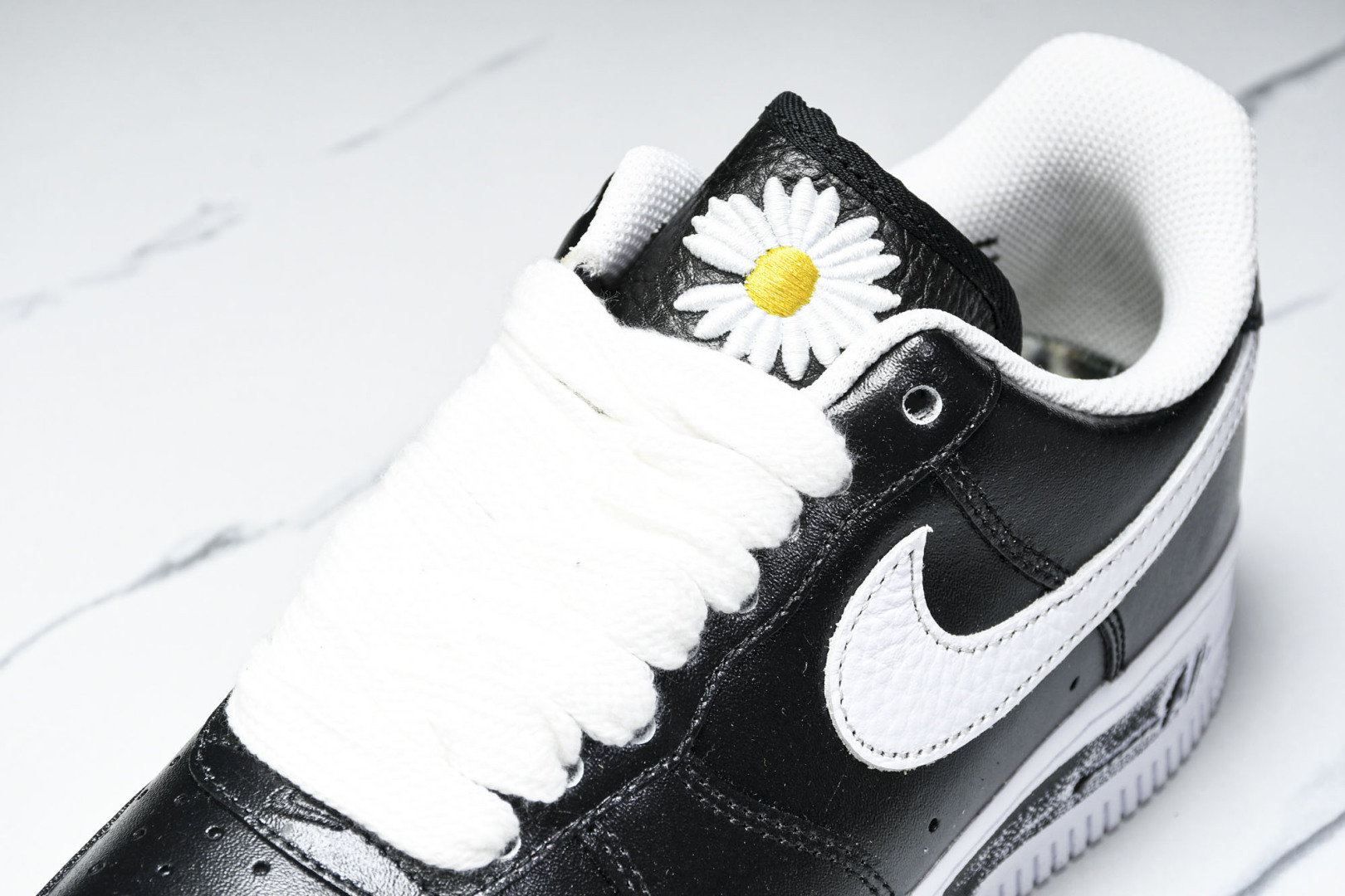 AF1权志龙 尺码36-47.5

纯原版出品-Air Force 1 Low G-Dragon Pea