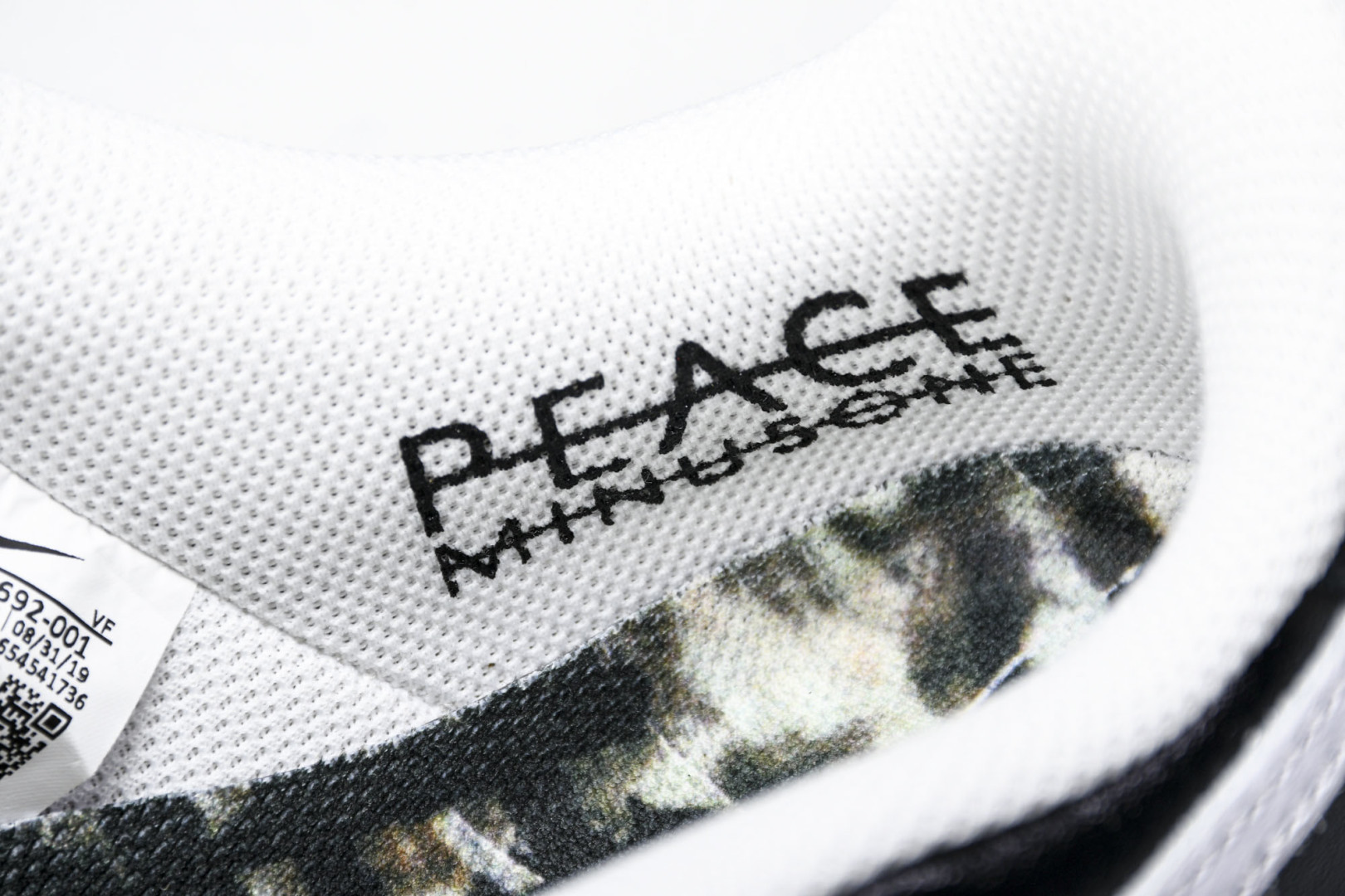 AF1权志龙 尺码36-47.5

纯原版出品-Air Force 1 Low G-Dragon Pea