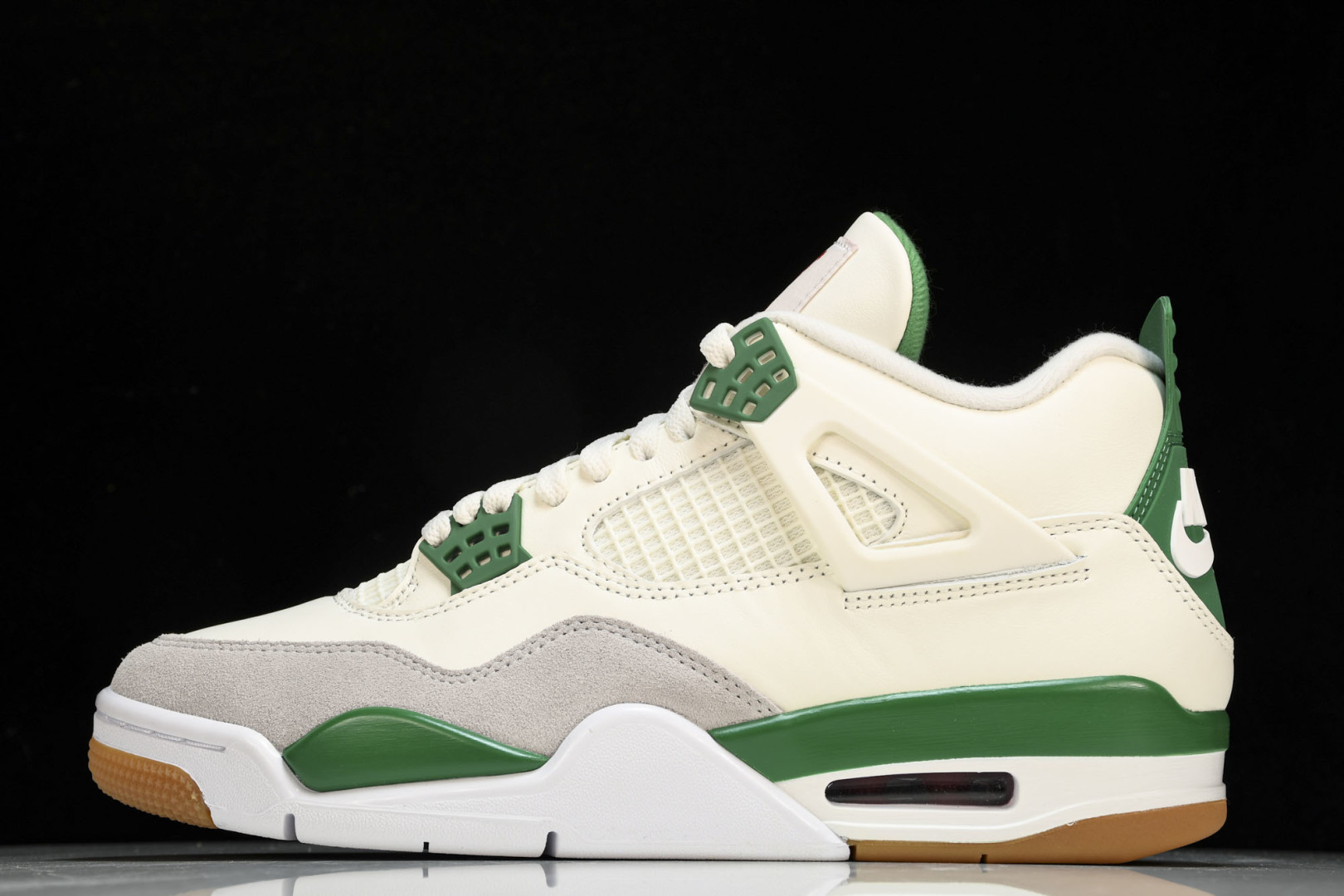 AJ4 白绿 尺码40-47.5

纯原版出品-NK SB x Air Jordan 4“Pine Gr