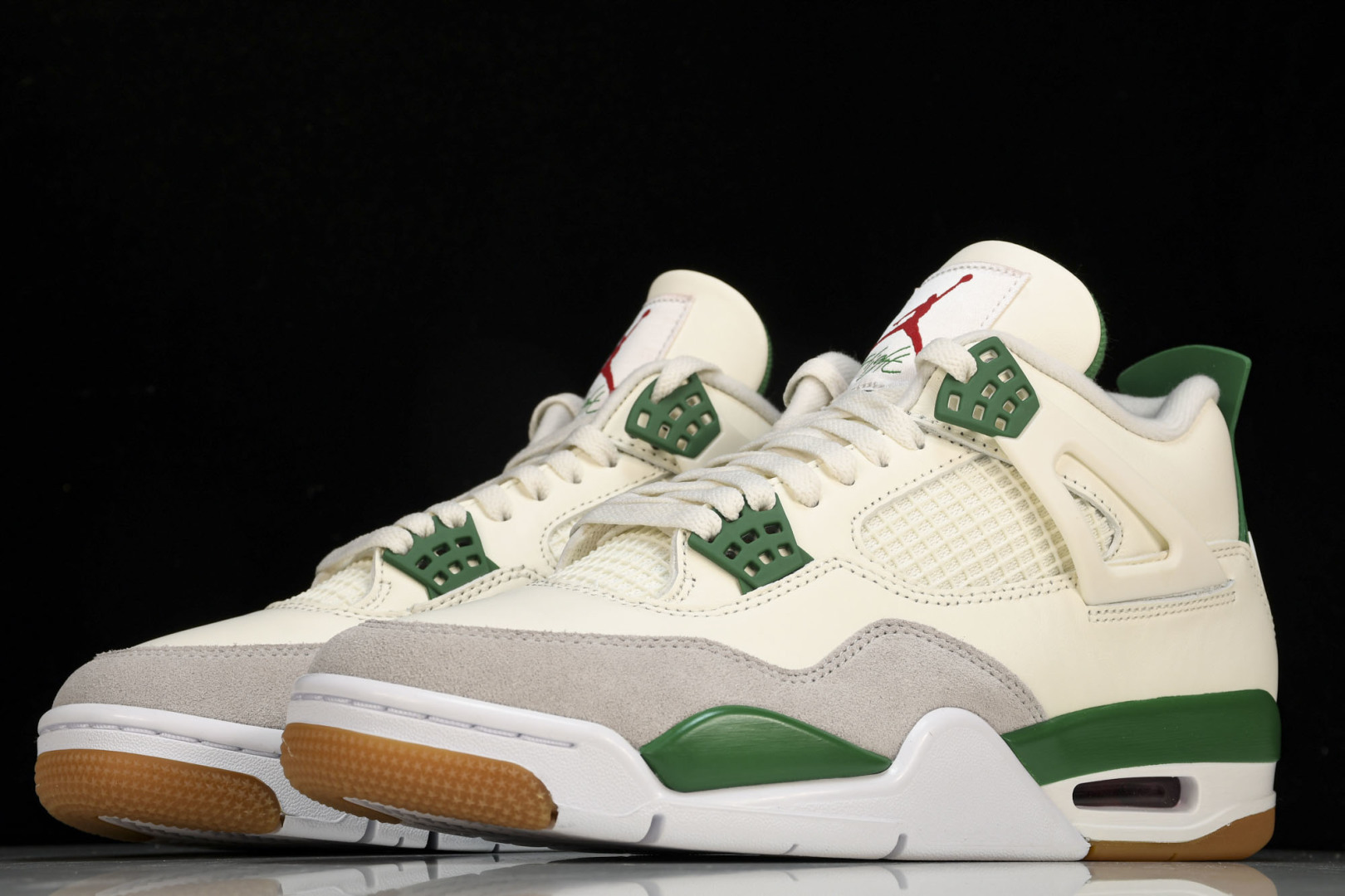 AJ4 白绿 尺码40-47.5

纯原版出品-NK SB x Air Jordan 4“Pine Gr