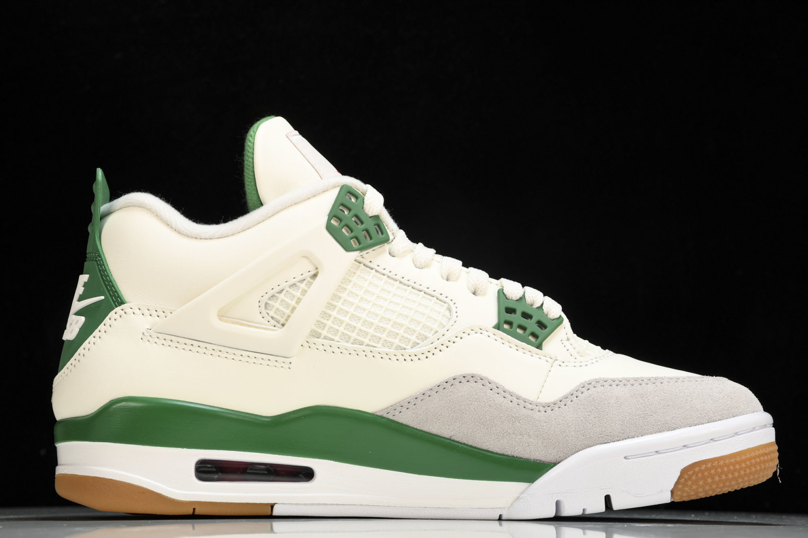 AJ4 白绿 尺码40-47.5

纯原版出品-NK SB x Air Jordan 4“Pine Gr