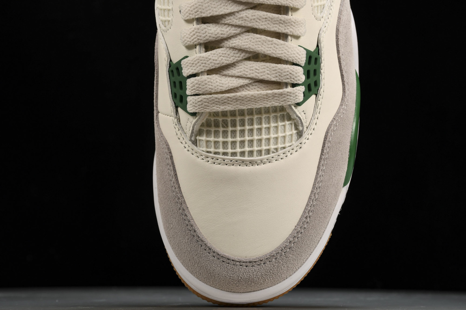AJ4 白绿 尺码40-47.5

纯原版出品-NK SB x Air Jordan 4“Pine Gr