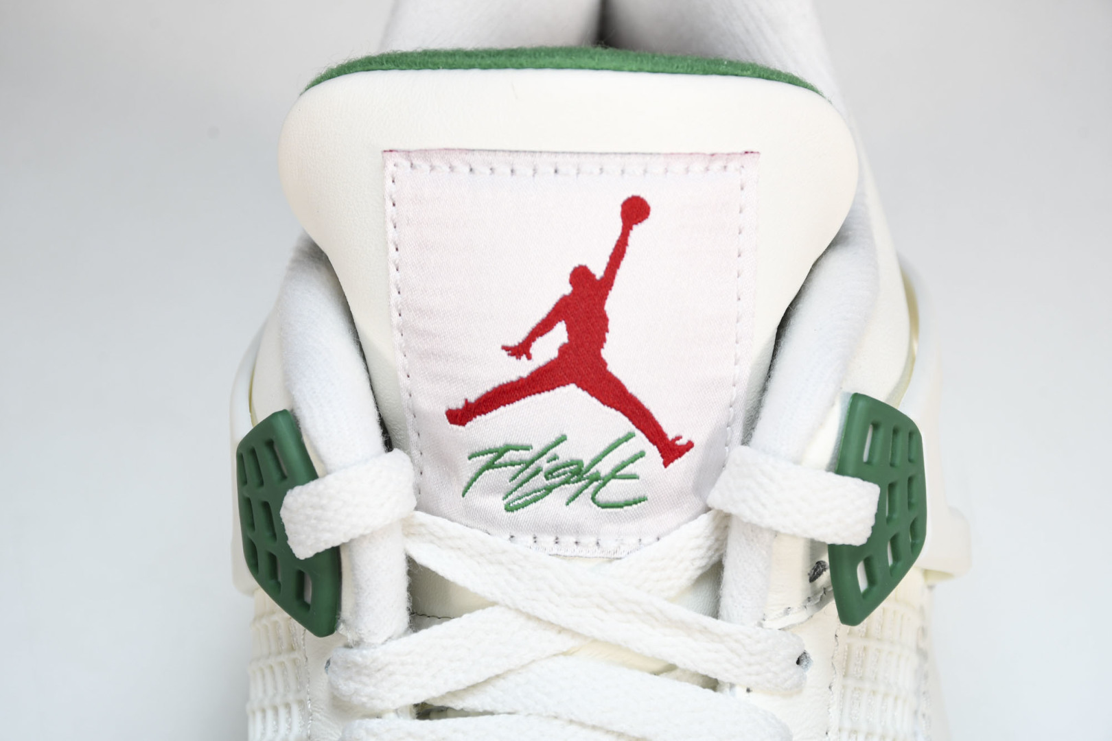 AJ4 白绿 尺码40-47.5

纯原版出品-NK SB x Air Jordan 4“Pine Gr