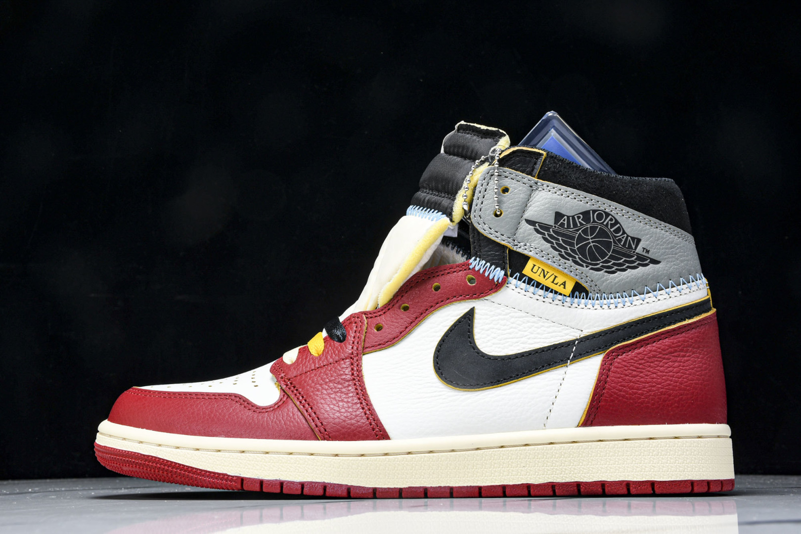 AJ1高帮 尺码40-47.5

纯原版出品-Air Jordan 1 Retro High OG SP