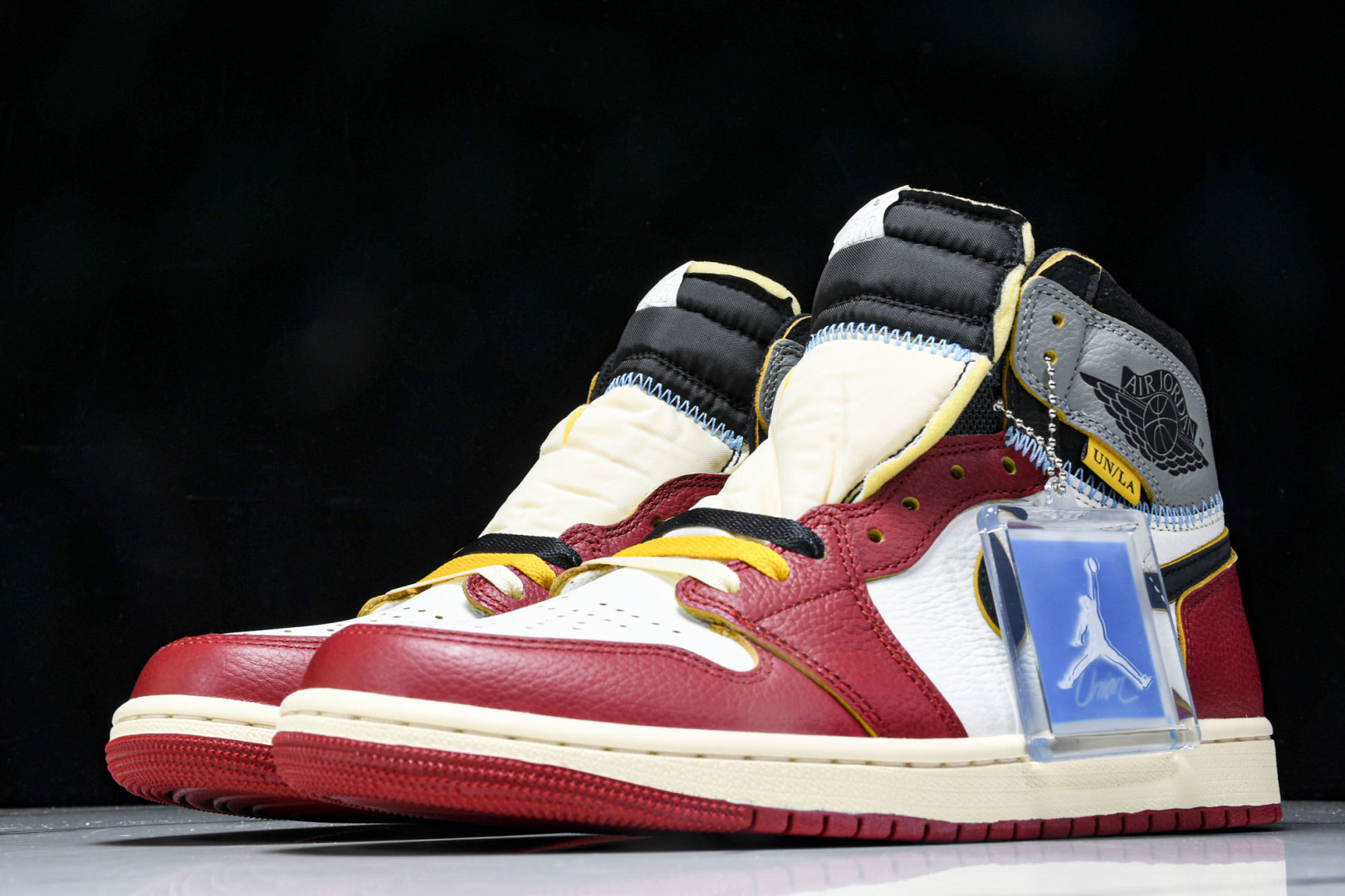 AJ1高帮 尺码40-47.5

纯原版出品-Air Jordan 1 Retro High OG SP