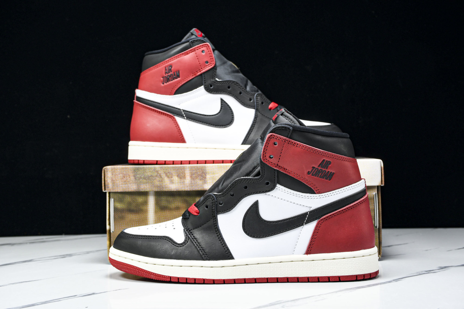 AJ1高帮 尺码40.5-47.5

纯原版出品-Air Jordan 1 Retro High OG 