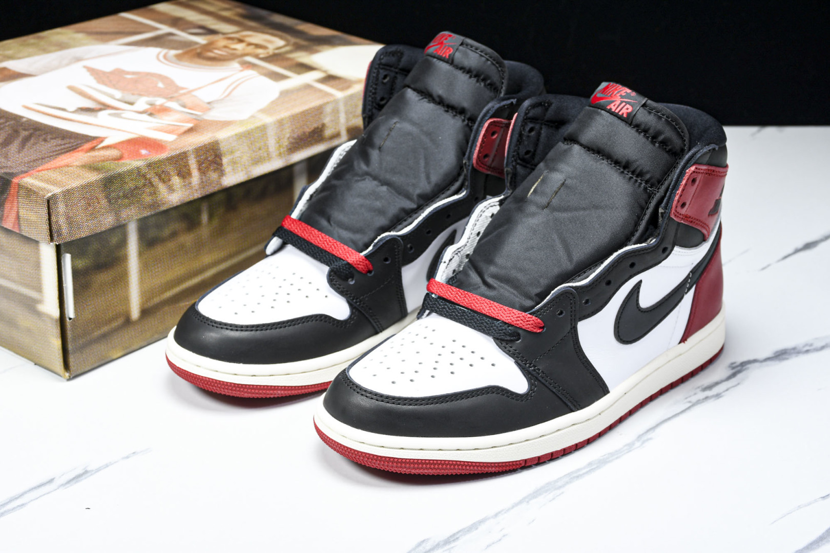 AJ1高帮 尺码40.5-47.5

纯原版出品-Air Jordan 1 Retro High OG 