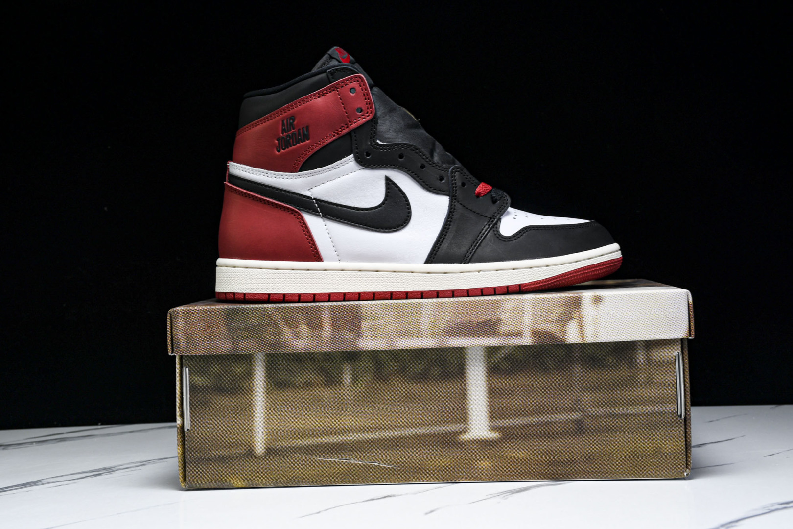 AJ1高帮 尺码40.5-47.5

纯原版出品-Air Jordan 1 Retro High OG 