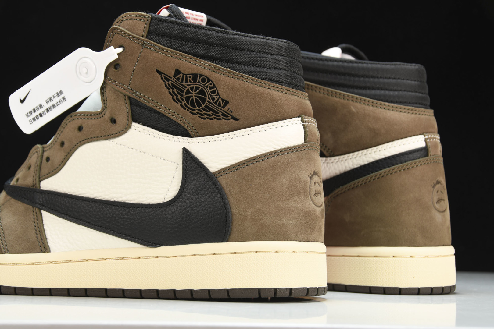 AJ1高帮倒钩 鬼脸 尺码36-48.5

纯原版出品-Air Jordan 1 Travis Scot
