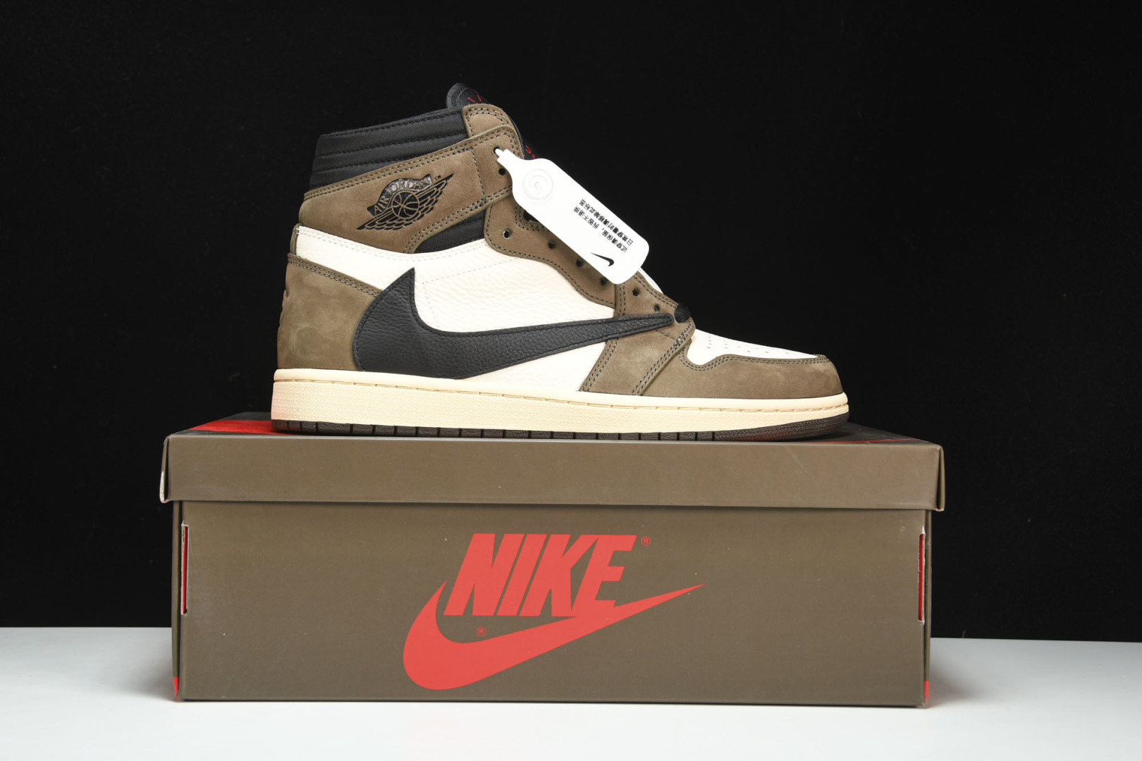 AJ1高帮倒钩 鬼脸 尺码36-48.5

纯原版出品-Air Jordan 1 Travis Scot