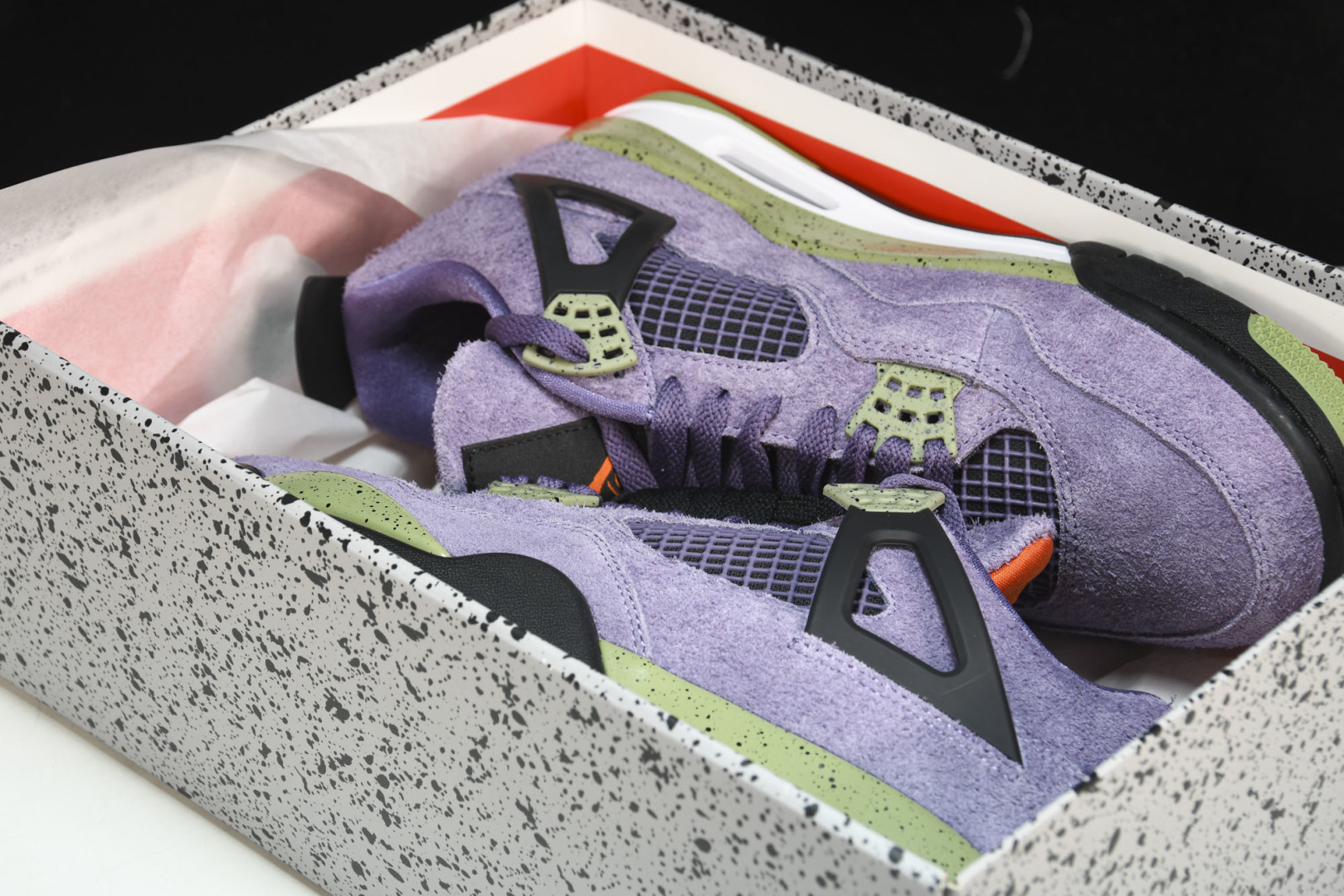 AJ4 紫麂皮 尺码40-47.5

纯原版出品-WMns Air Jordan 4 Retro“Can