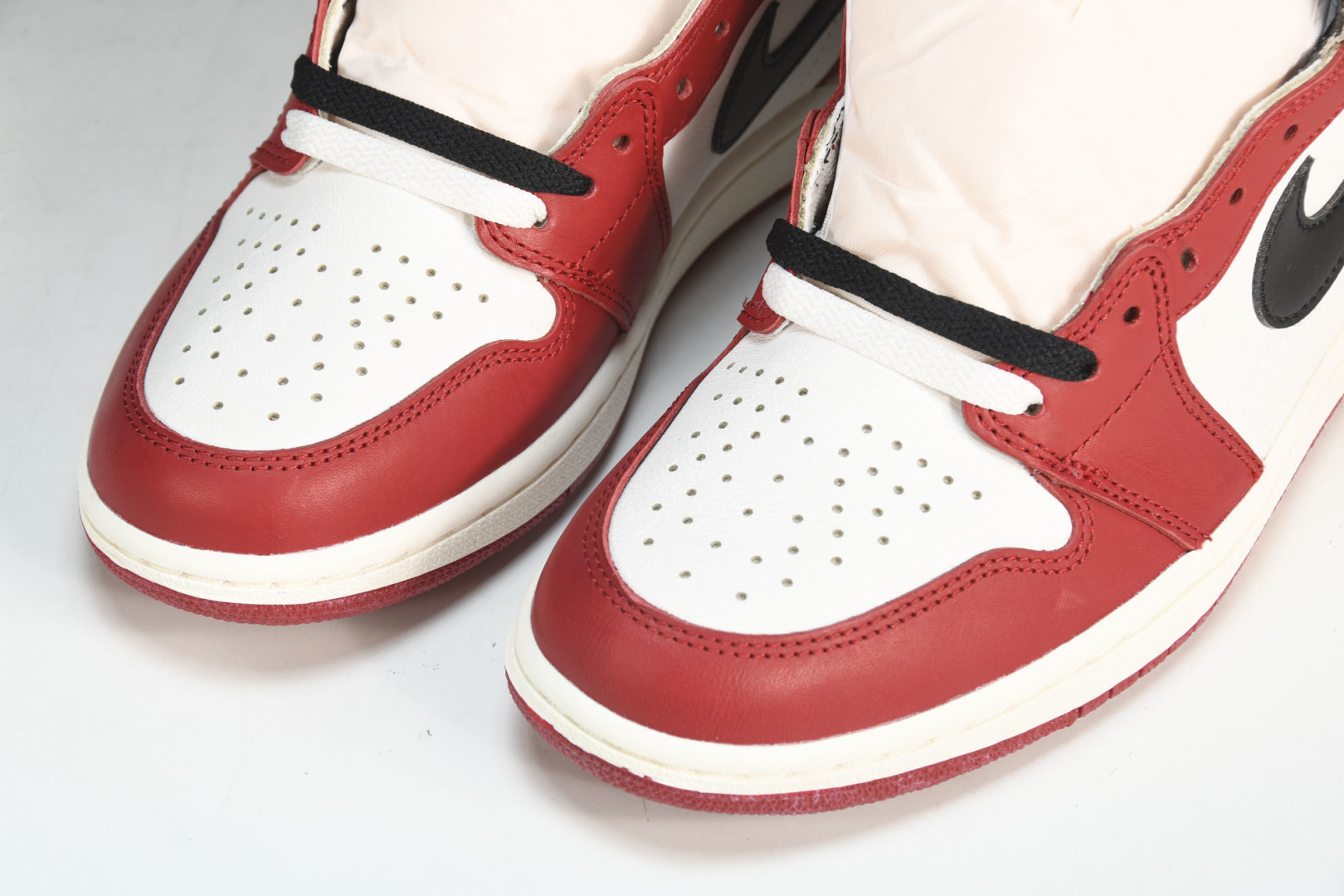 AJ1 氧化芝加哥 尺码40-47.5

纯原版出品-Air Jordan 1“Chicago Reim