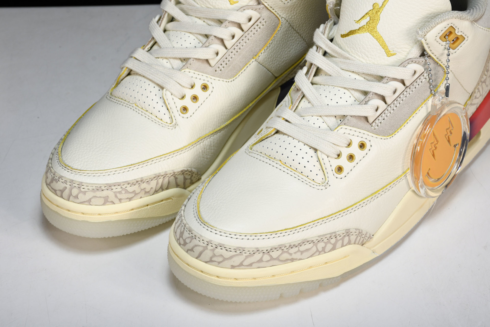 AJ3彩虹 尺码40-48.5

纯原出品-J Balvin x Air Jordan AJ3 彩虹 联