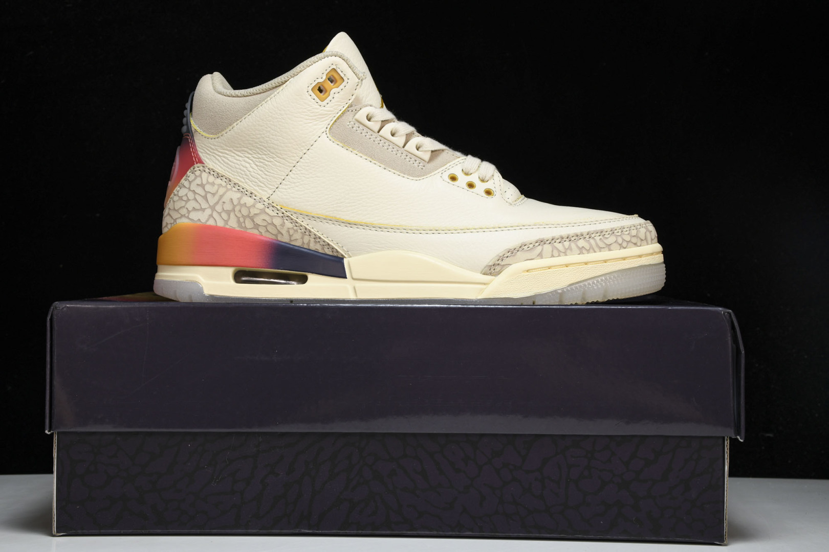 AJ3彩虹 尺码40-48.5

纯原出品-J Balvin x Air Jordan AJ3 彩虹 联