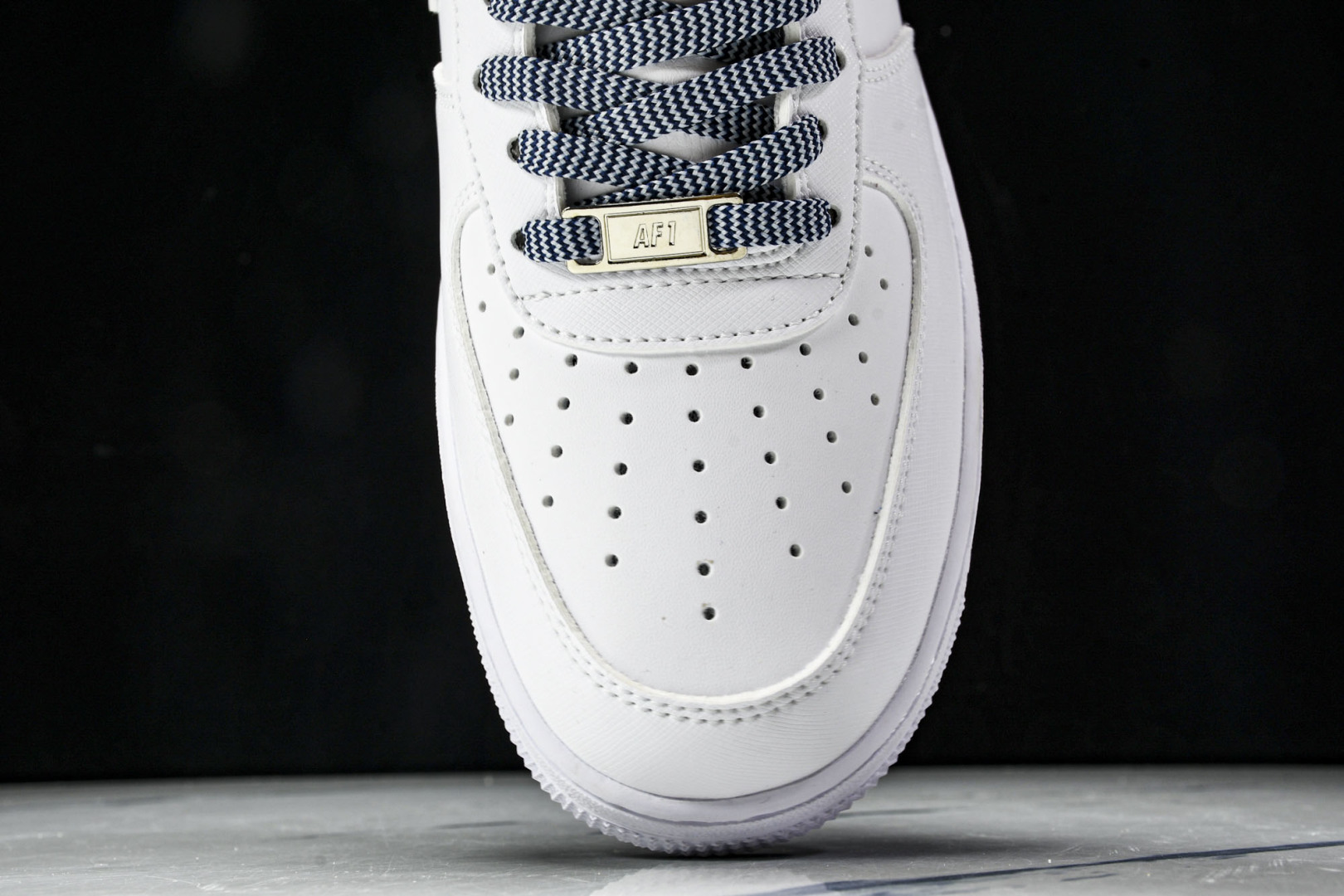  NK Air Force 1'07 Low 空军一号低帮休闲板鞋 IB7167-101 尺寸 36 3