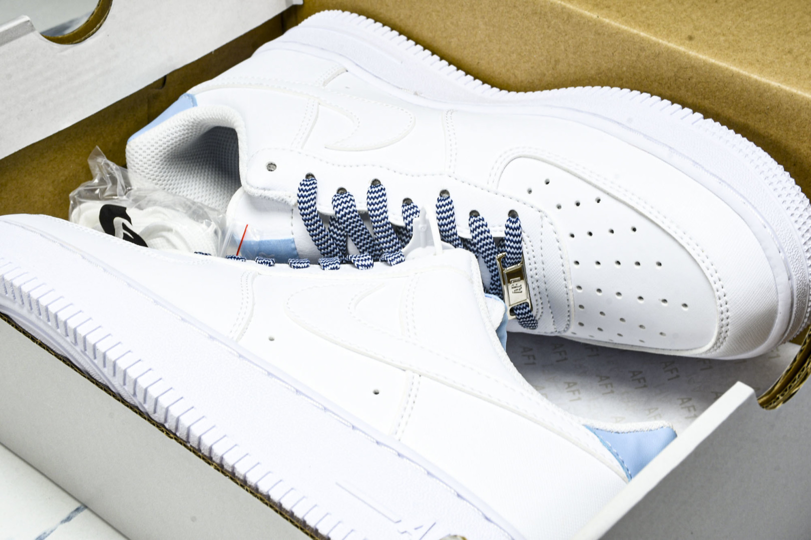  NK Air Force 1'07 Low 空军一号低帮休闲板鞋 IB7167-101 尺寸 36 3