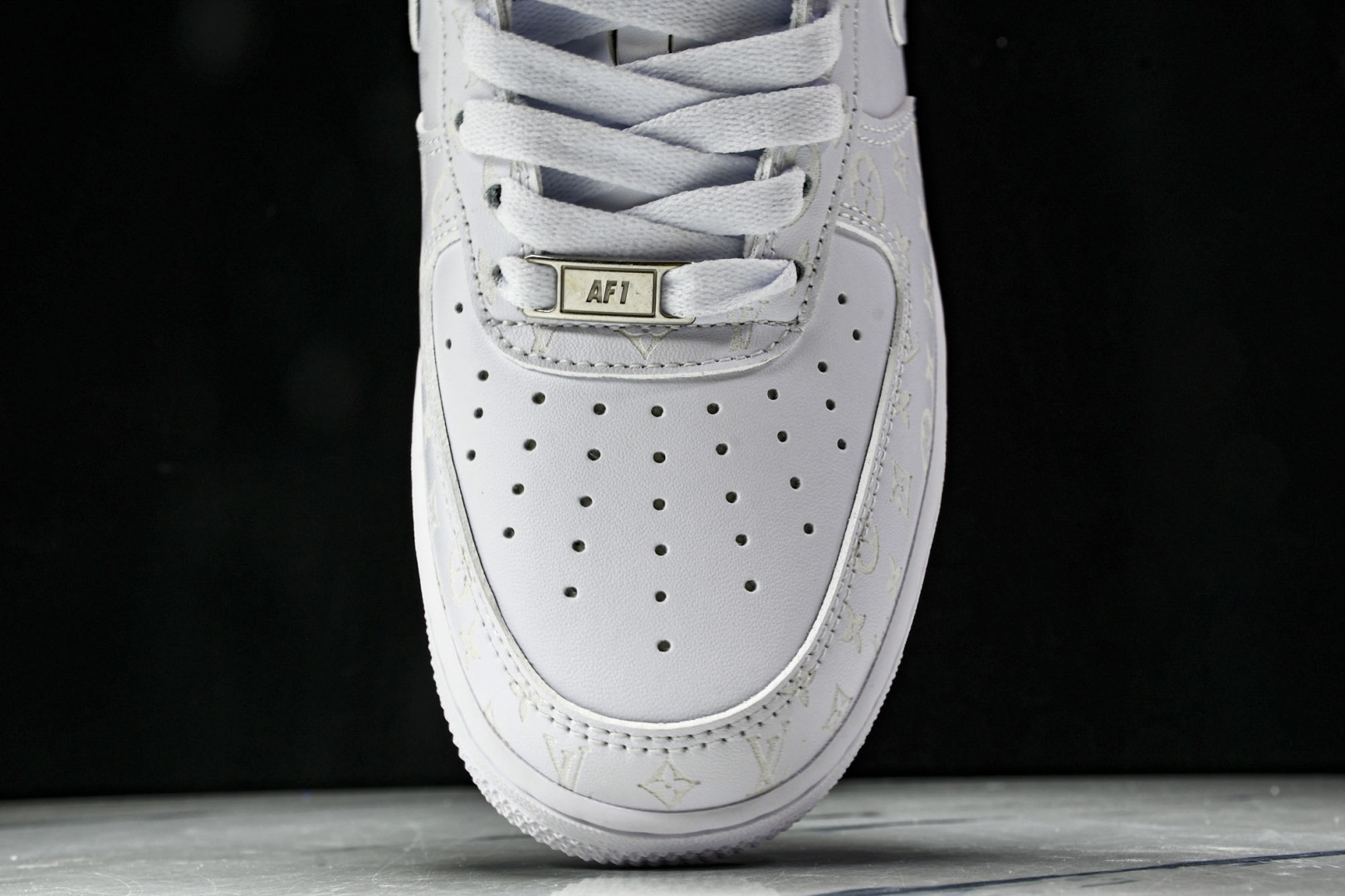  NK Air Force 1'07 Low 定制款 空军一号低帮休闲板鞋 CW2288-111 尺寸 