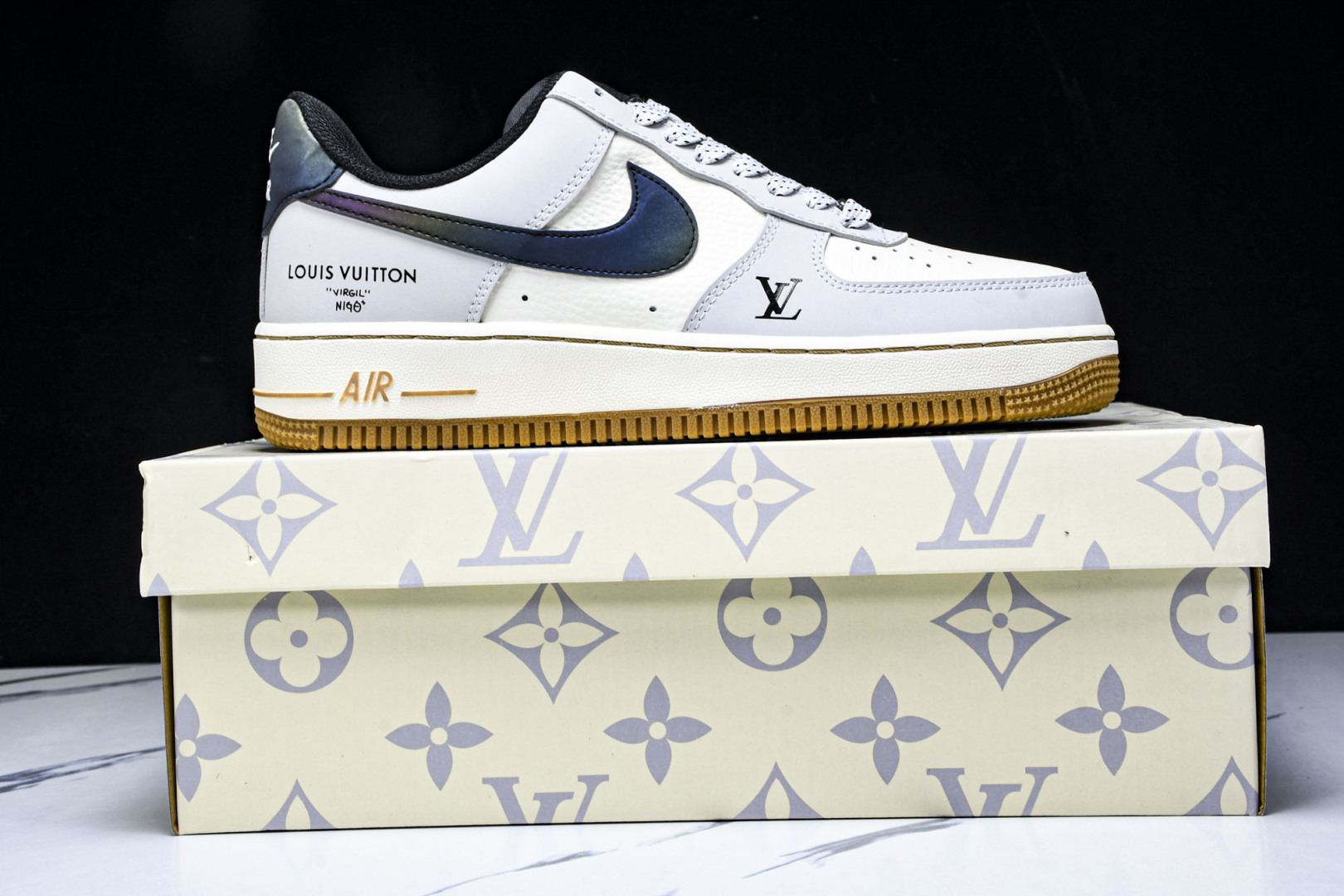  NK Air Force 1'07 Low LV联名 灰白镭射渐变 空军一号低帮休闲板鞋 LW9279