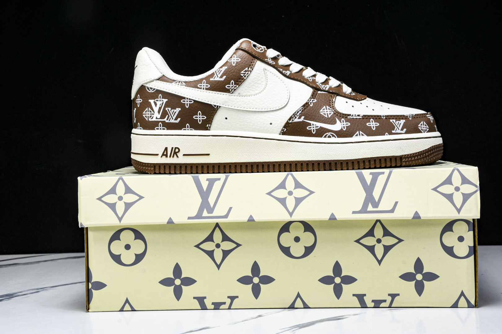  NK Air Force 1'07 Low LV联名 奶白棕 空军一号低帮休闲板鞋 LW9279-01