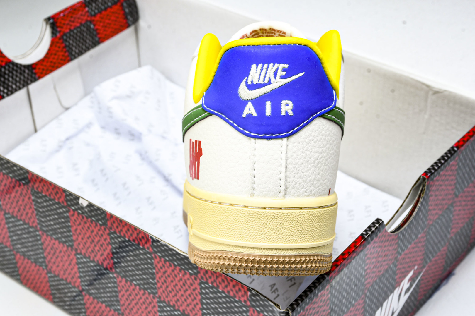  NK Air Force 1'07 Low UN联名 多彩拼接 空军一号低帮休闲板鞋 KB1688-0