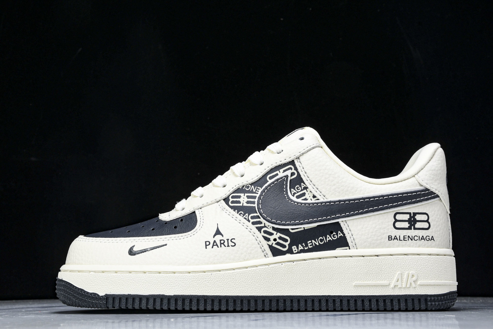  NK Air Force 1'07 Low 巴黎世家联名 米黑涂鸦 空军一号低帮休闲板鞋 XL1978