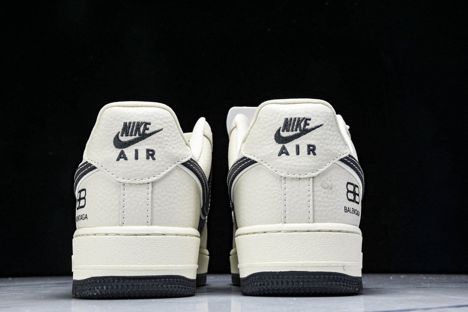  NK Air Force 1'07 Low 巴黎世家联名 米黑涂鸦 空军一号低帮休闲板鞋 XL1978