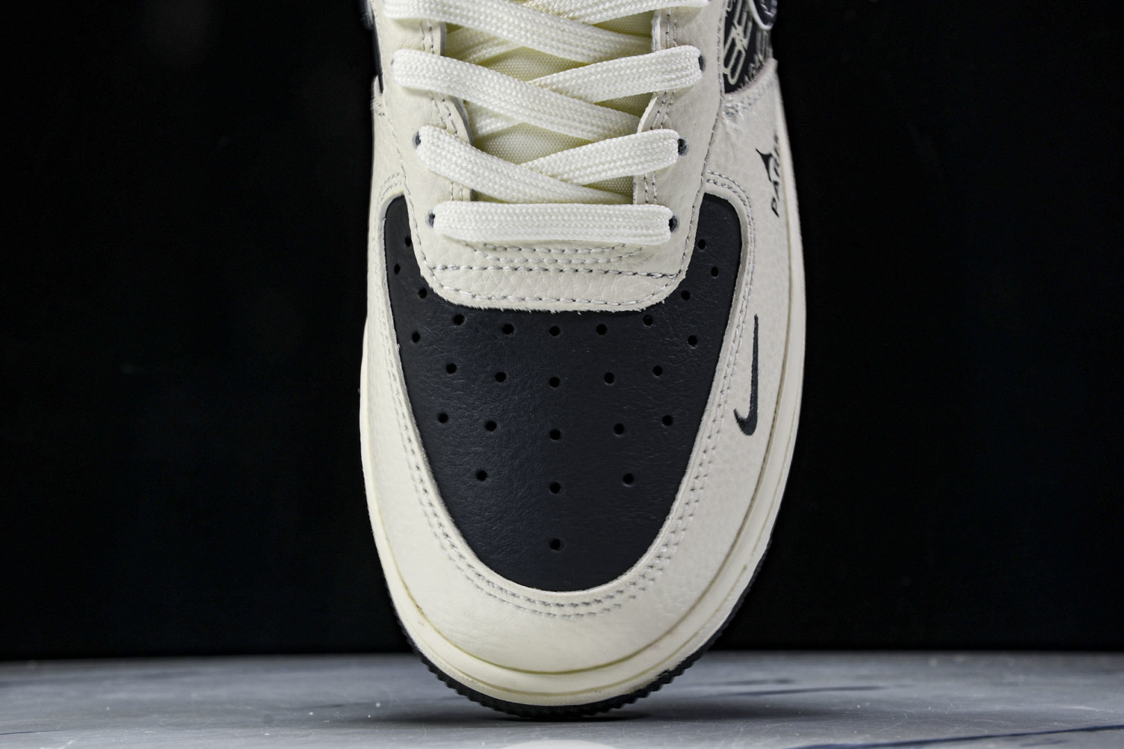  NK Air Force 1'07 Low 巴黎世家联名 米黑涂鸦 空军一号低帮休闲板鞋 XL1978