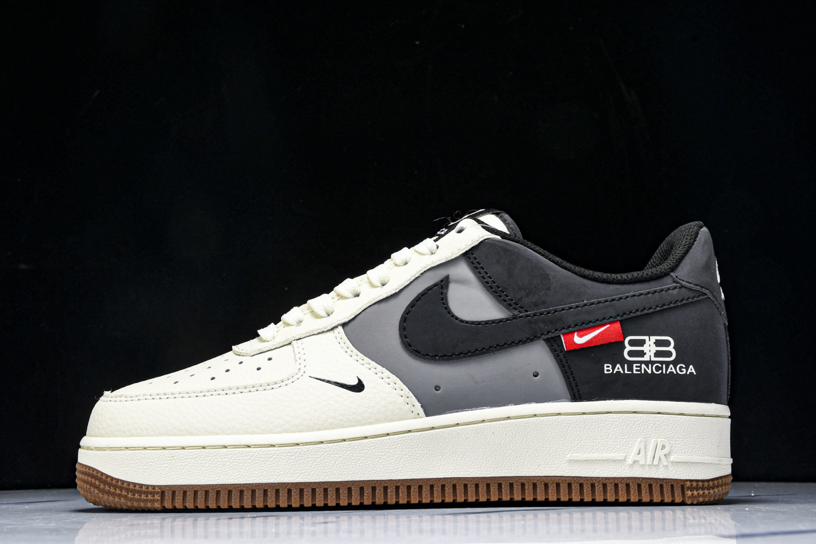  NK Air Force 1'07 Low 联名 米灰黑生胶 空军一号低帮休闲板鞋 HJ3318-00