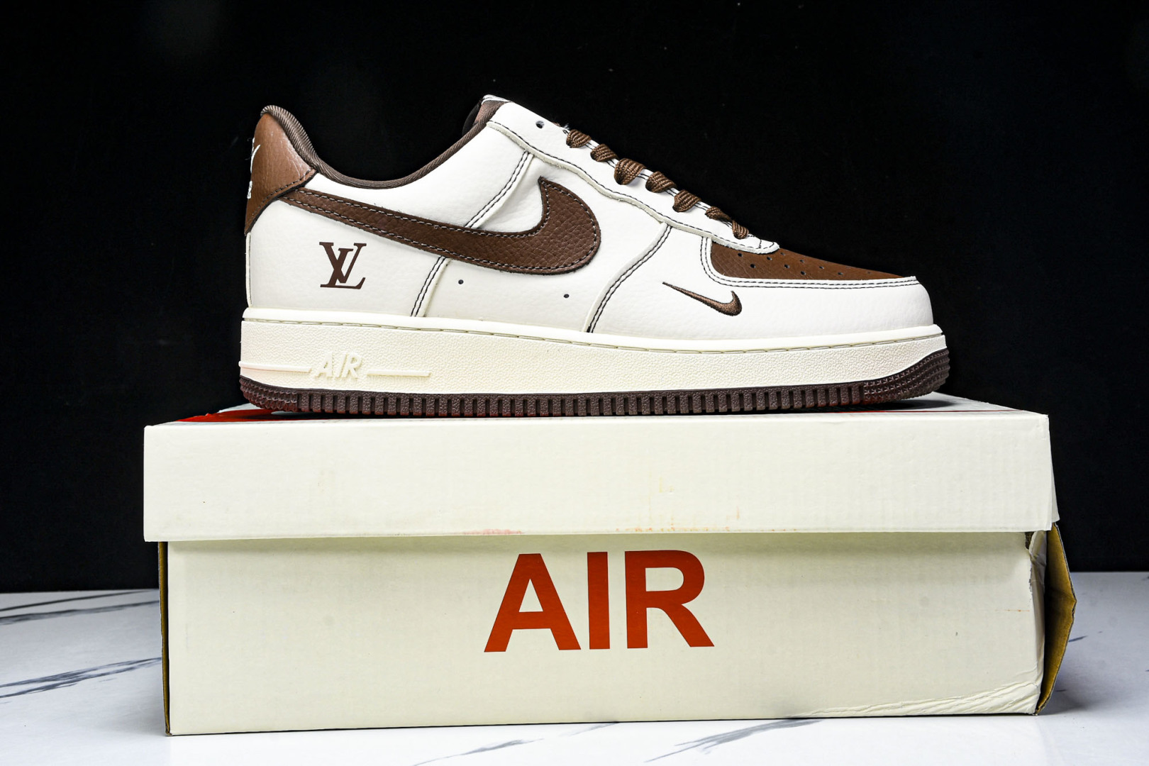  NK Air Force 1'07 Low LV联名 巧克力勾 空军一号低帮休闲板鞋 KK1988-0