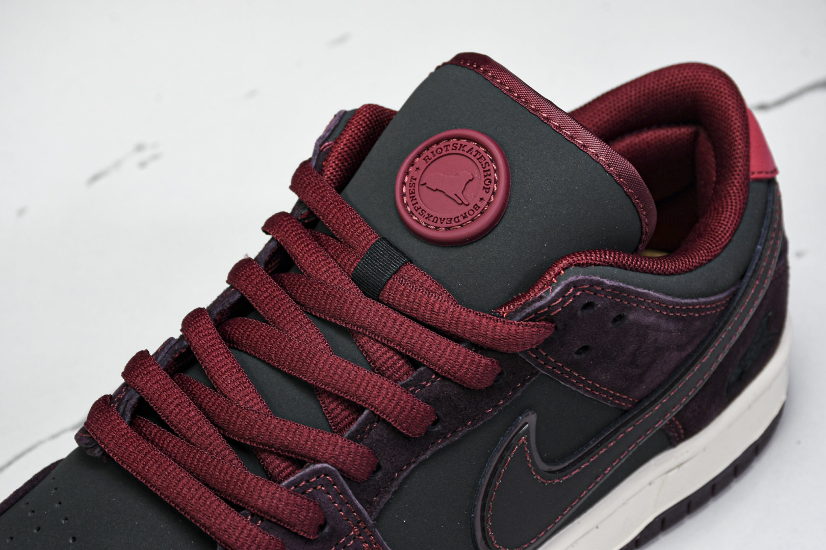 Dunk 尺码40-47.5

纯原版出品-RIOT Skateshop x NK SB Dunk Lo