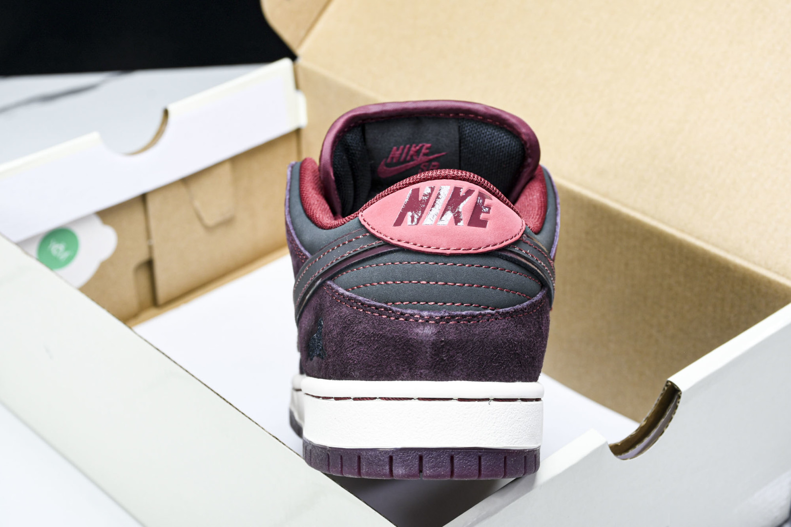 Dunk 尺码40-47.5

纯原版出品-RIOT Skateshop x NK SB Dunk Lo