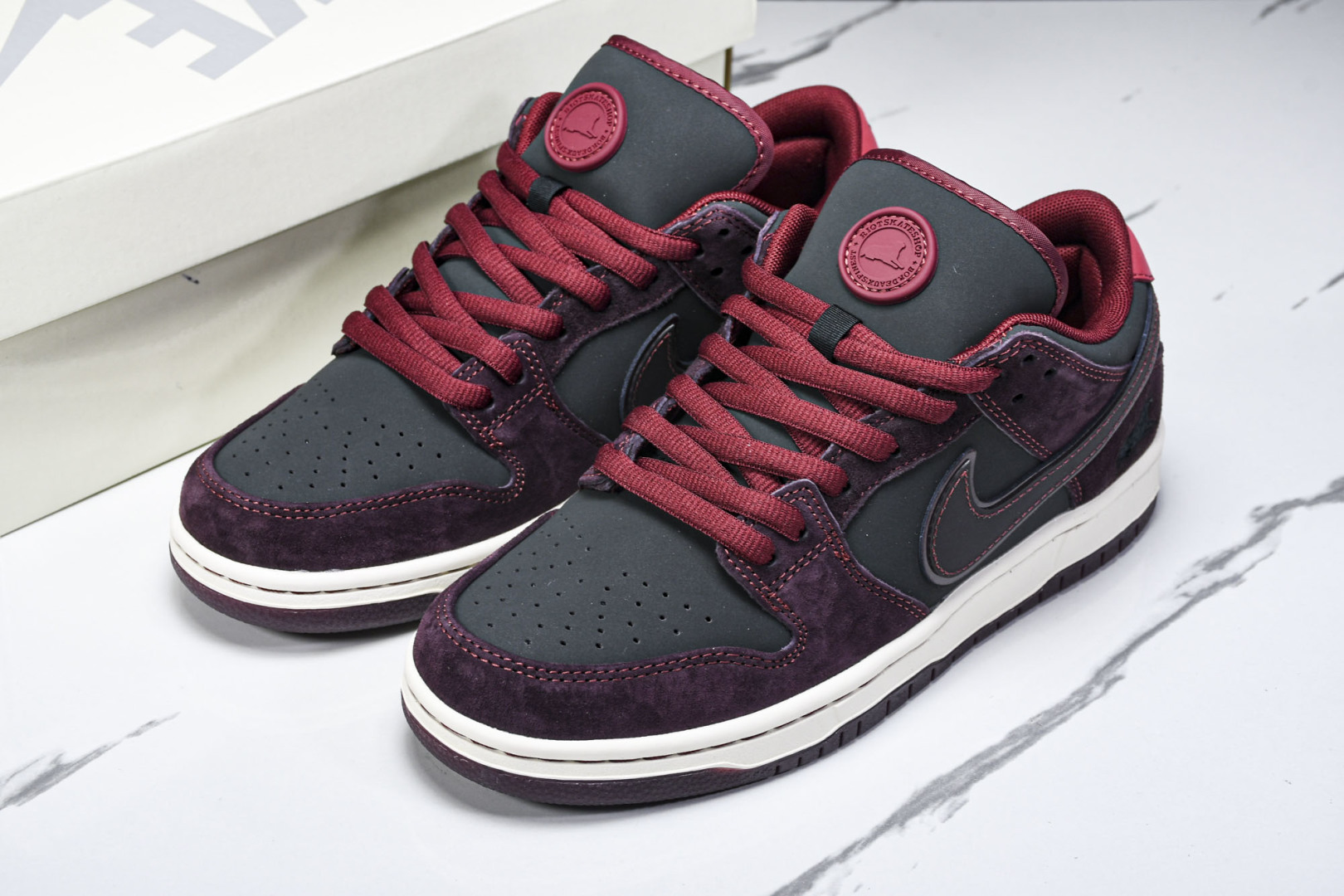 Dunk 尺码40-47.5

纯原版出品-RIOT Skateshop x NK SB Dunk Lo