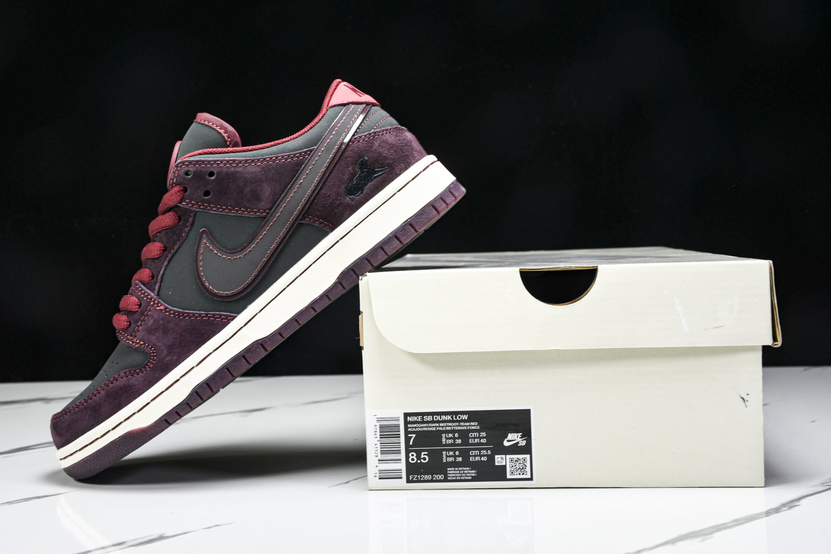 Dunk 尺码40-47.5

纯原版出品-RIOT Skateshop x NK SB Dunk Lo