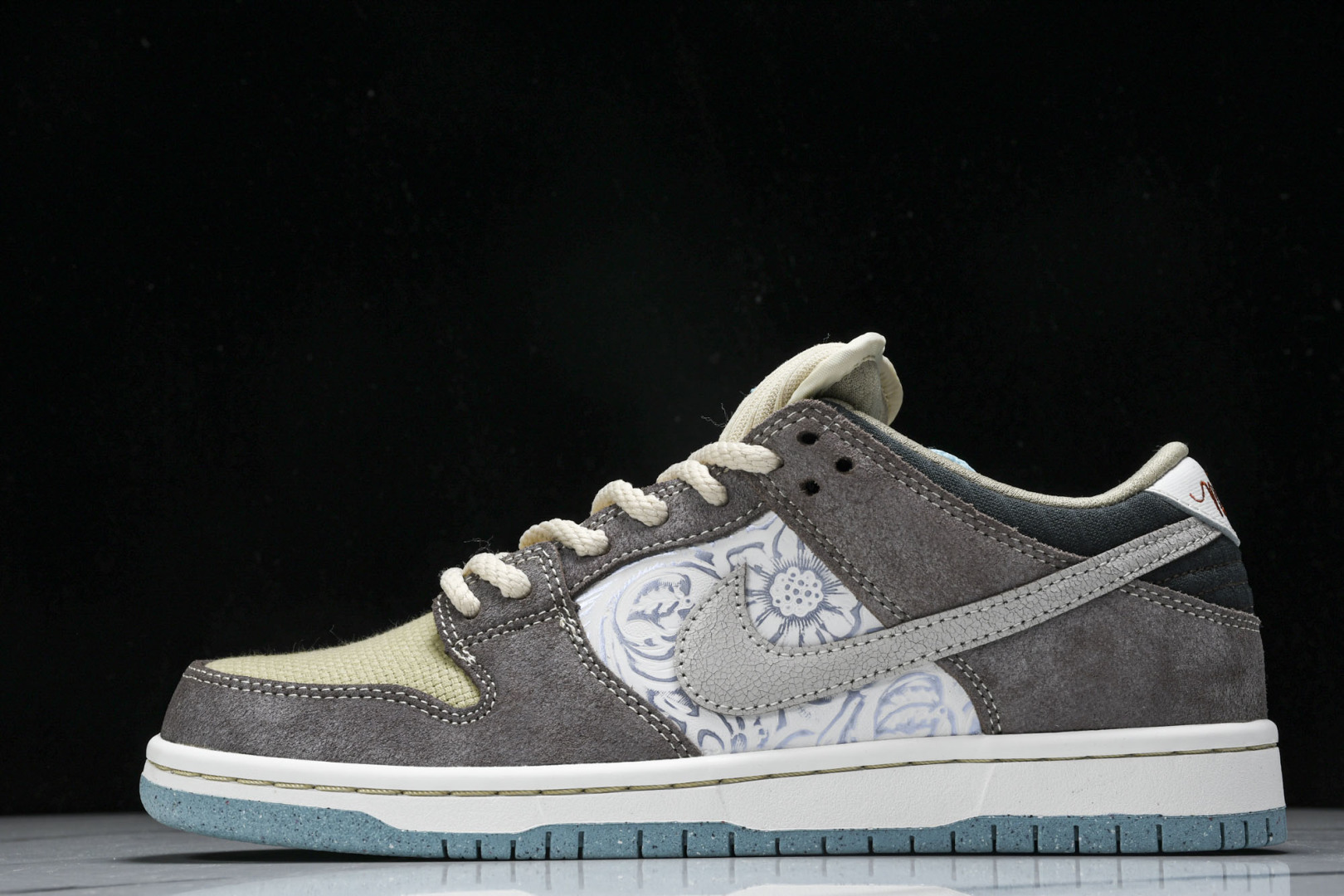 Dunk棕灰 尺码36-47.5

纯原出品-SB Dunk Low“Big Money Savings
