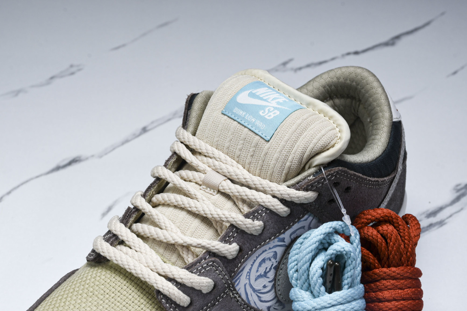 Dunk棕灰 尺码36-47.5

纯原出品-SB Dunk Low“Big Money Savings