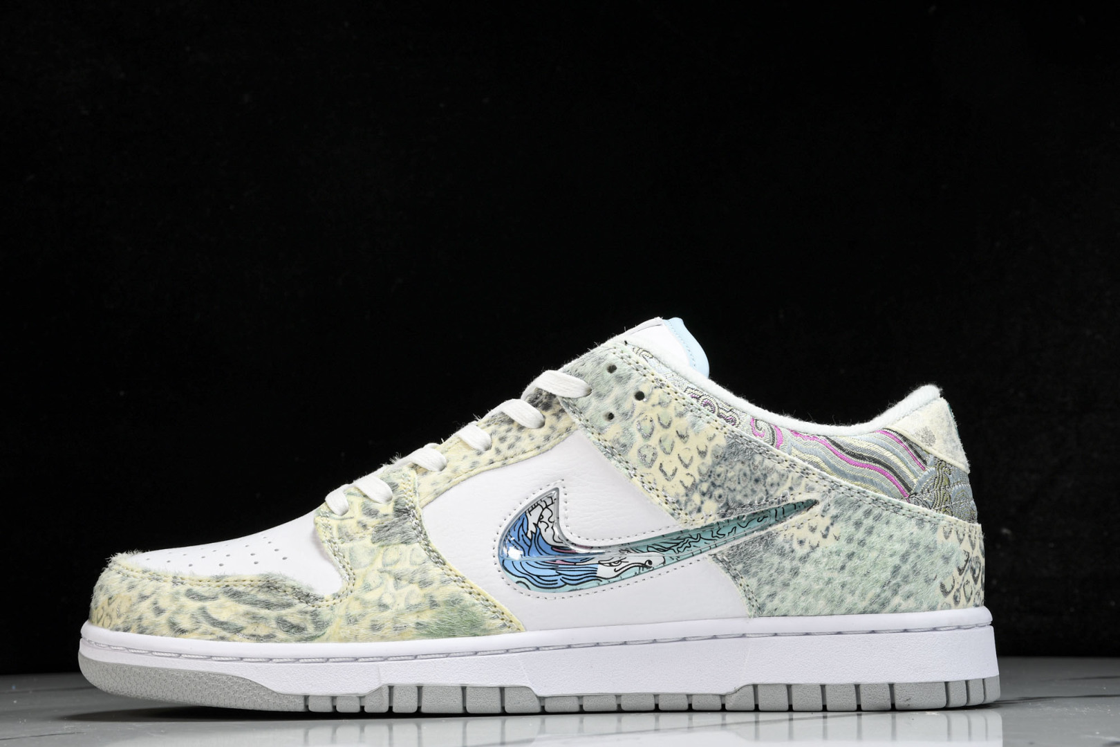 龙年限定 尺码36-46

纯原-Dunk Low 龙年限定 三太子敖丙 定制球鞋 DV0831-101