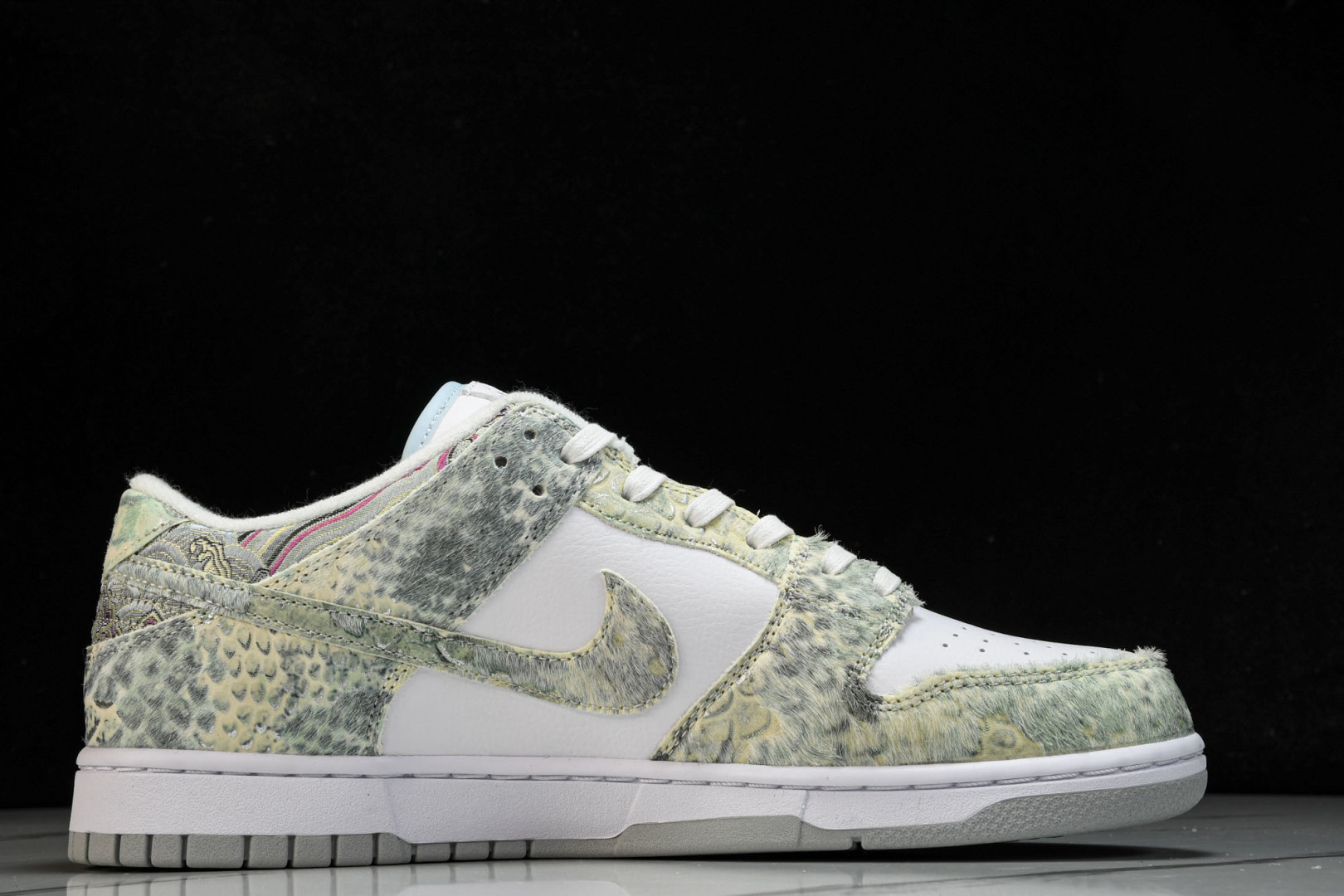 龙年限定 尺码36-46

纯原-Dunk Low 龙年限定 三太子敖丙 定制球鞋 DV0831-101