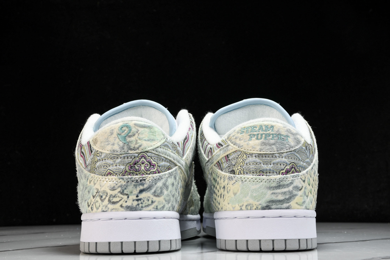 龙年限定 尺码36-46

纯原-Dunk Low 龙年限定 三太子敖丙 定制球鞋 DV0831-101