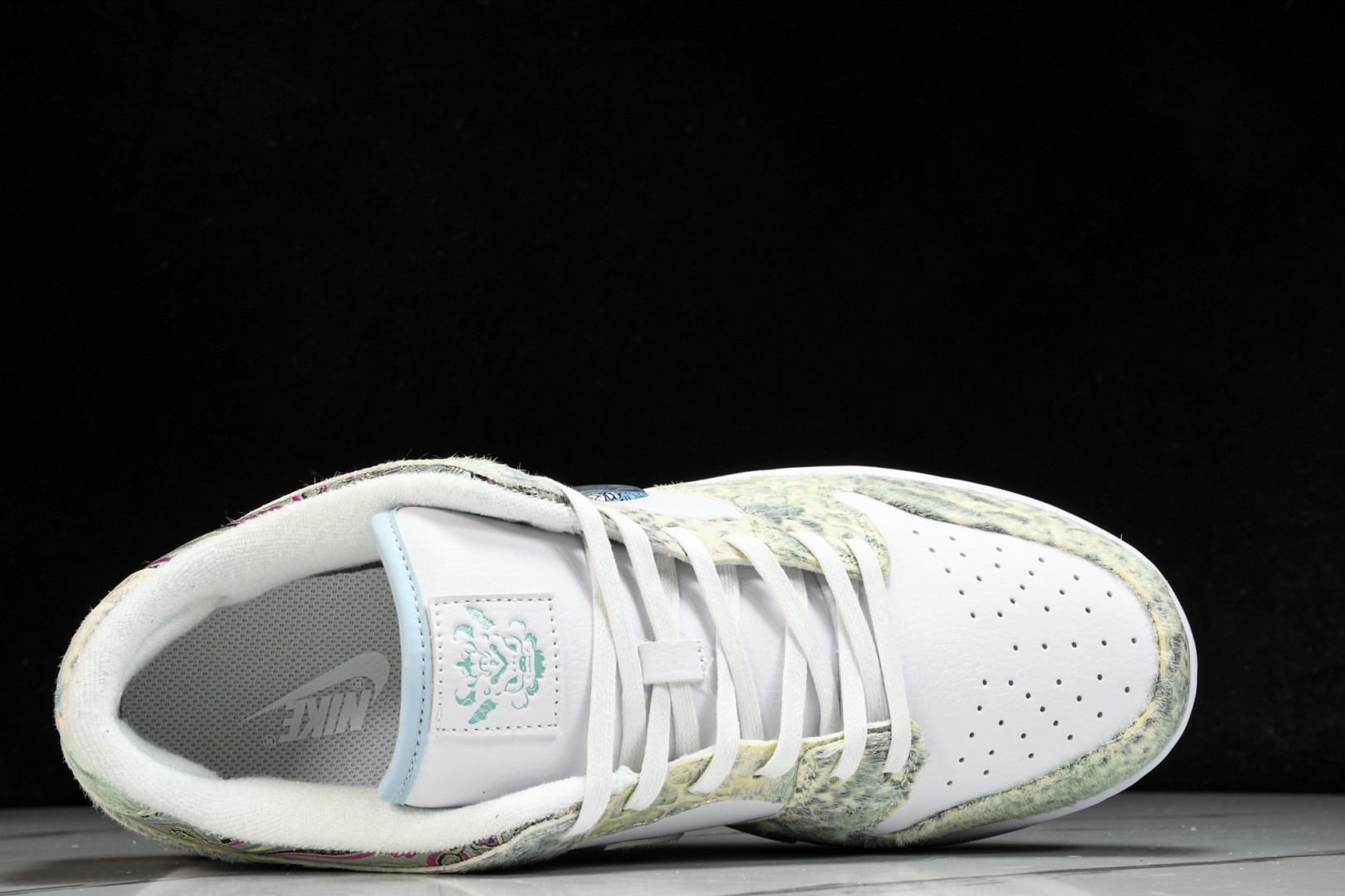 龙年限定 尺码36-46

纯原-Dunk Low 龙年限定 三太子敖丙 定制球鞋 DV0831-101