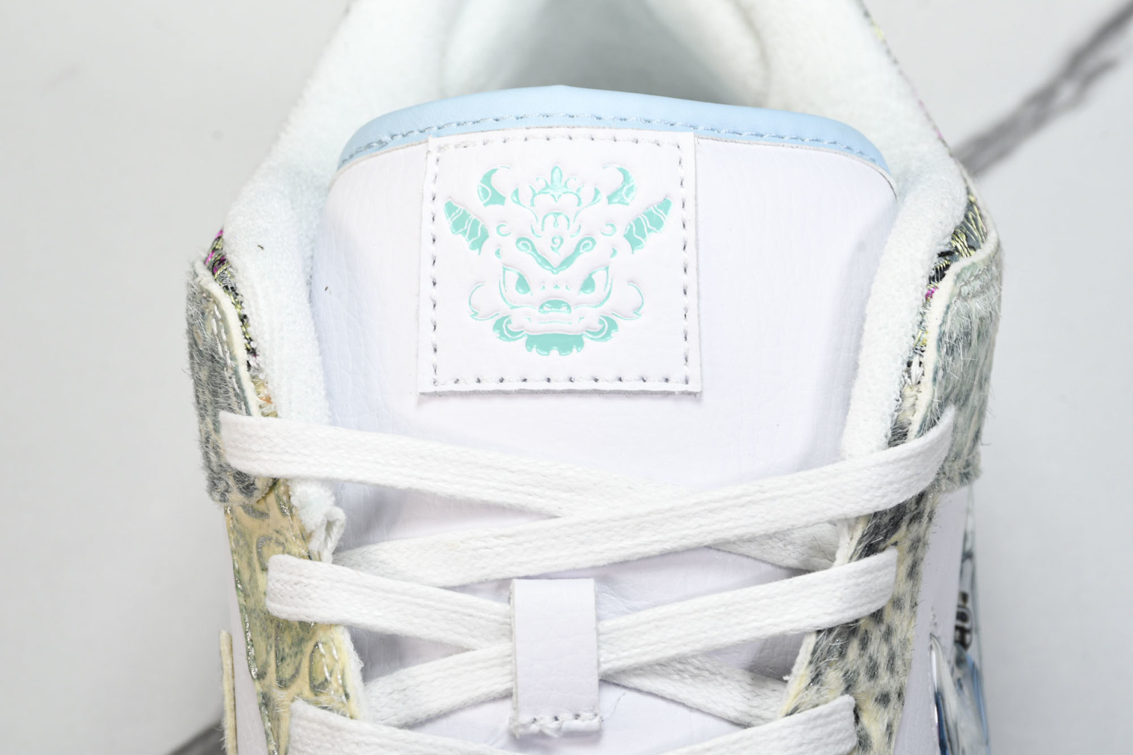 龙年限定 尺码36-46

纯原-Dunk Low 龙年限定 三太子敖丙 定制球鞋 DV0831-101
